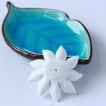 🌸 Soporte Artesanal de Incienso Cerámico con Diseño de Loto - Imagen 4