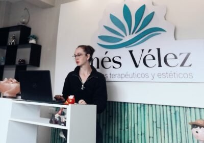 Tnlga. Inés vélez “Masajes terapéuticos y estéticos”