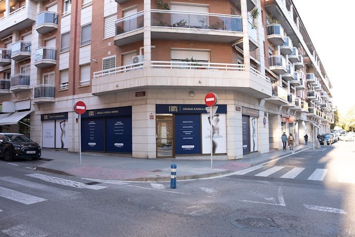 Clínica EGOS – Bloome Reus – Cirugía Relajante Especial y Plástica